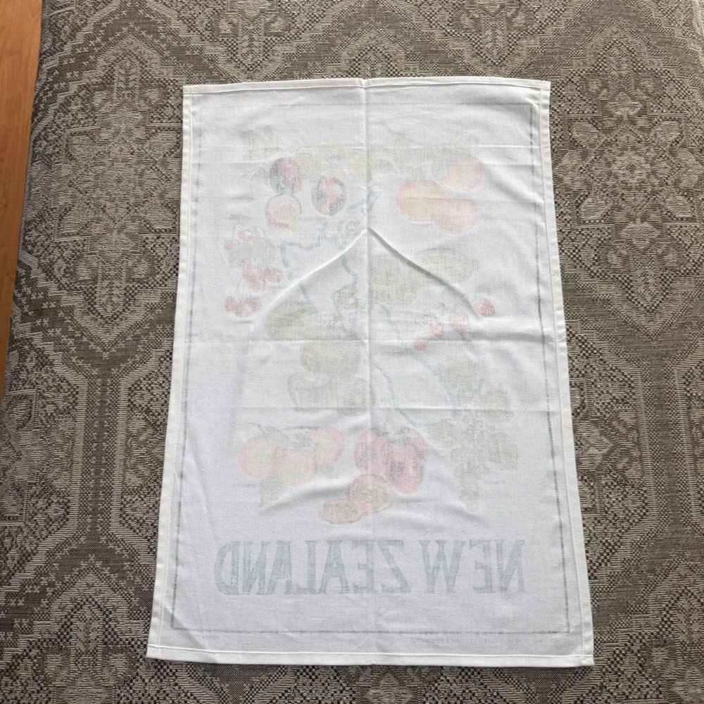 Vintage New Zealand Fruit Map‎ Tea Towel Parrs Products Hand Printed 21x30